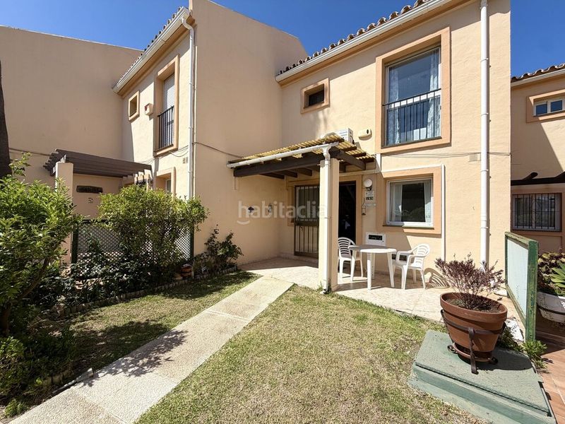 Foto 16556718-abb7-4942-b894-5fa94960dc96. Casa aparellada amb piscina a El Faro de Calaburra - Chaparral Mijas