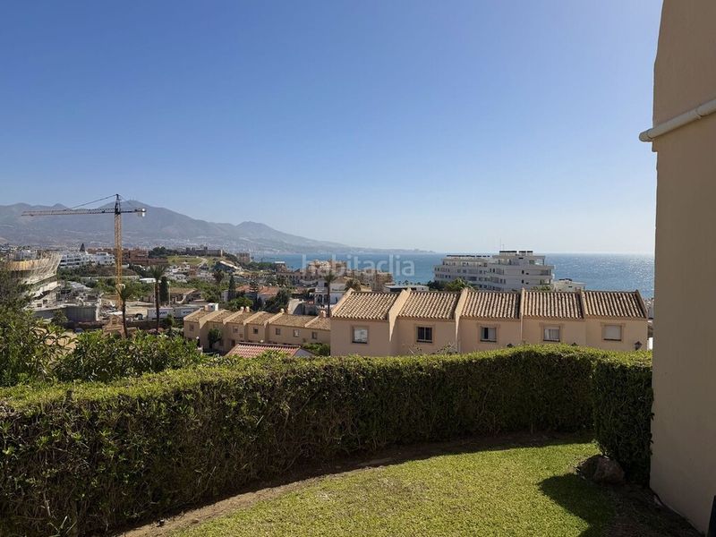 Foto c7625dc8-fe9e-4f6f-8632-ae76b2261f3b. Casa aparellada amb piscina a El Faro de Calaburra - Chaparral Mijas