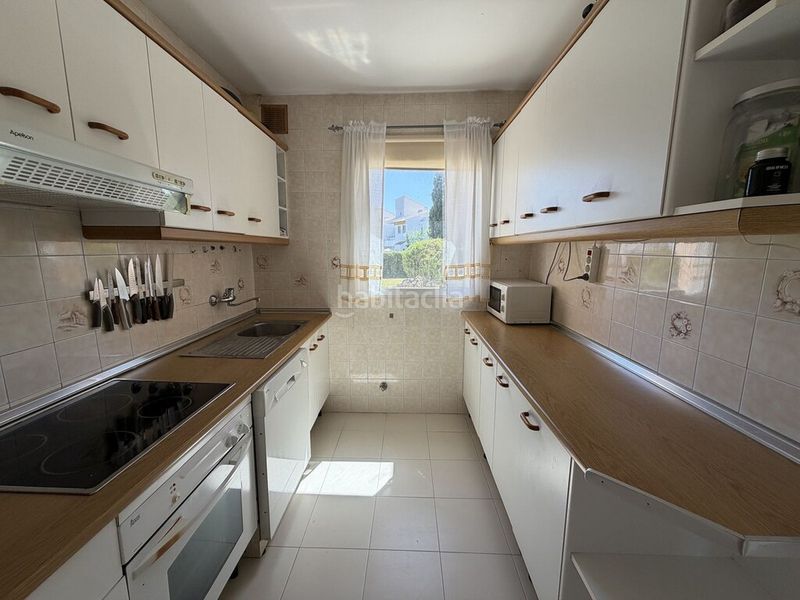 Foto d24e157e-faa4-4588-9301-06a8d75e4935. Casa aparellada amb piscina a El Faro de Calaburra - Chaparral Mijas