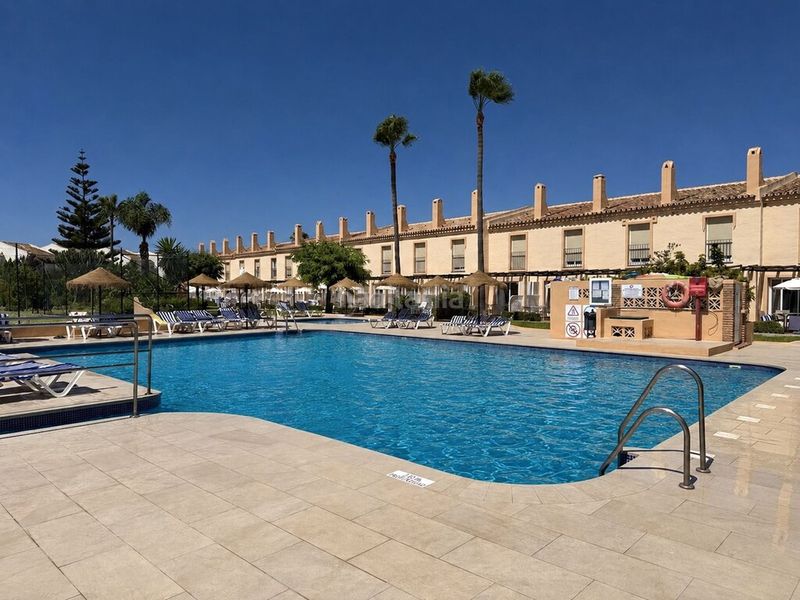 Foto d970f0ac-e81b-4a3e-aea1-068c4deb0b12. Casa aparellada amb piscina a El Faro de Calaburra - Chaparral Mijas