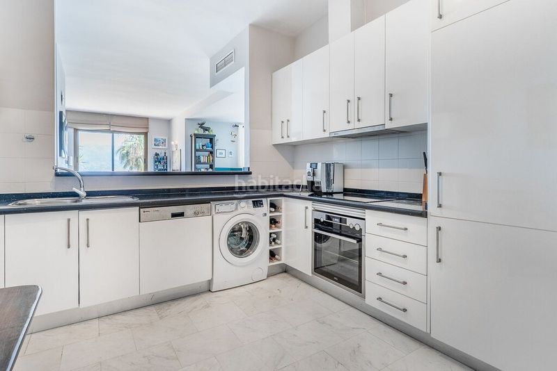 Foto f5d24494-5862-4d61-8098-405cf974214c. Apartament amb aparcament piscina a La Mairena Ojén