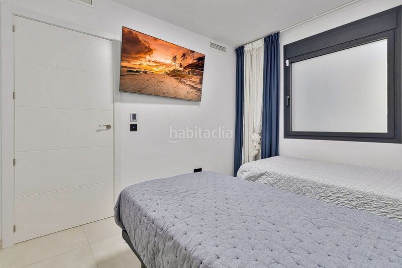 Foto 1ecaf75d-eea7-40b4-b7f0-4ec0f8371ab7. Apartament amb piscina a Playa de los Boliches Fuengirola