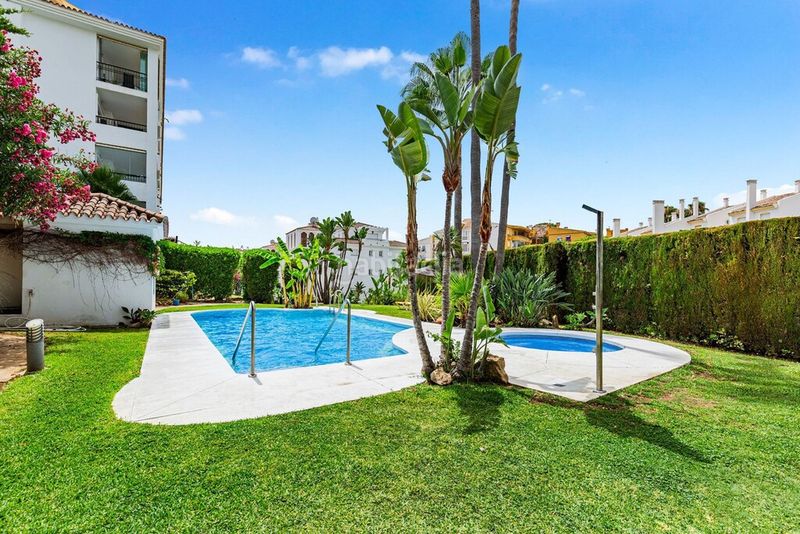 Foto 418e835f-5e7d-4956-979f-57df9695cffb. Apartament amb aparcament piscina a Mijas pueblo Mijas