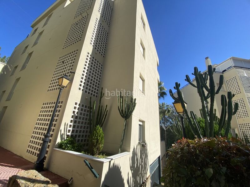 Foto e49a37e9-d5a2-40d8-95f9-cee616ffb819. Planta baixa amb aparcament piscina a Calahonda Mijas