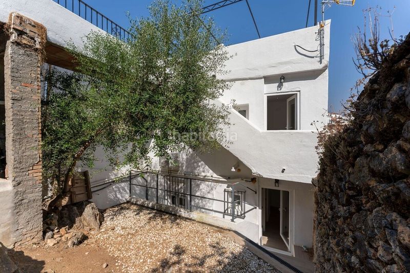 Foto ea7d362f-d855-443f-882b-bb62c549432b. Casa aparellada a Monda