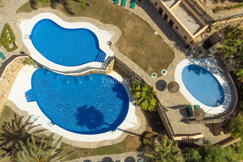 Foto f5419333-32c5-40c3-91f4-61caf5d82dde. Àtic amb aparcament piscina a La Mairena Ojén