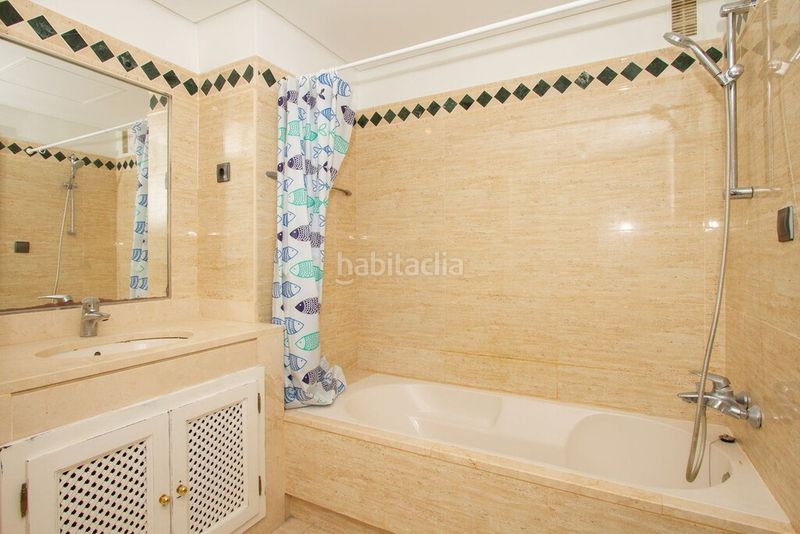 Foto ef379964-d038-4da2-a8e3-095a9a0d7726. Ground floor with parking pool in La Mairena Ojén