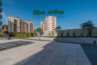 Miete Etagenwohnung in Calle jandula 4. Magnífico piso a estrenar en urbanización exclusiva.

la urban