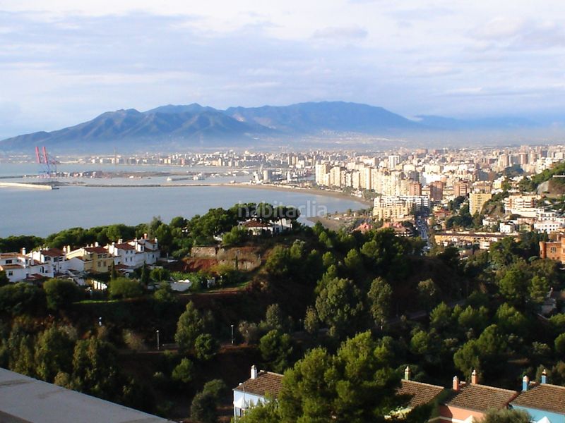 Foto 7ffd7d69-e01a-481b-bbb1-be91310ff445. Miete etagenwohnung mit heizung parking pool in Parque Clavero Málaga