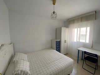 Location Appartement  Calle eugenio oneguin. Se alquila una habitación, no el piso