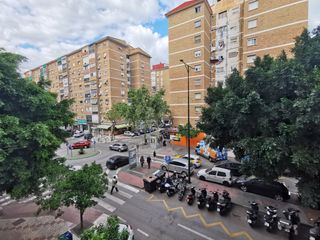 Lloguer Pis  Avenida de isaac peral. Fantástico piso en barriada de la luz por 1100€