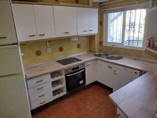 Rent Flat  Camino gibralfaro. Magnífico apartamento sin amueblar en gibralfaro por 850€