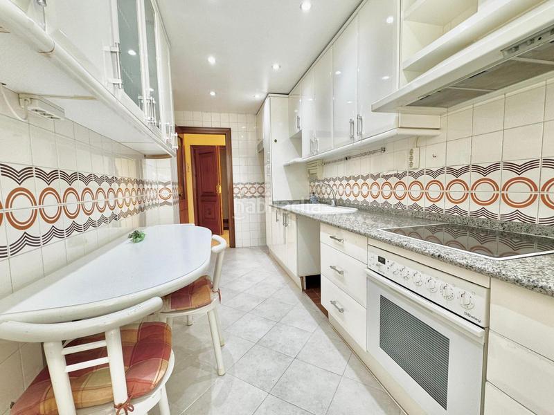 Foto ac804600-3d5f-454d-acec-67d16cb5a7cc. Pis amb aparcament piscina a Ricardo Soriano Marbella