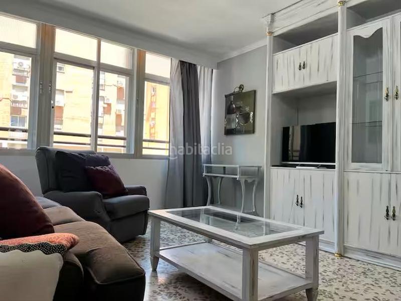 Foto 6add0afd-ad4c-434a-8c74-5cf049b7d128. Alquiler piso magnífico y amplio piso para estudiantes junto a carlos haya por 1.600€. en Málaga