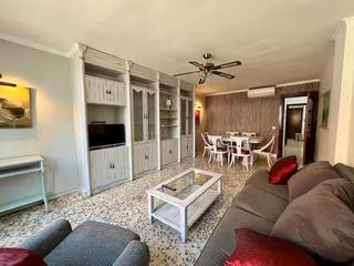 Location Appartement  Avenida de carlos haya. Magnífico y amplio piso para estudiantes junto a carlos haya por