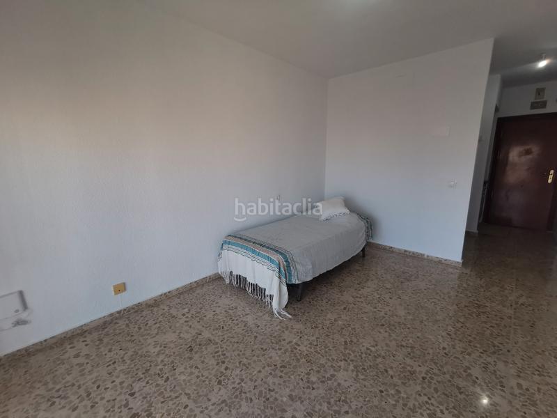 Foto 7b00cc7e-38cf-4a87-ab27-d72bc7782890. Estudio sensacional estudio en venta en por 125.000€ en Torremolinos