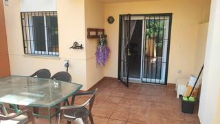 Miete Etagenwohnung  Calle paraguay. Fantástico piso en el rincón de la victoria por 1.200€!