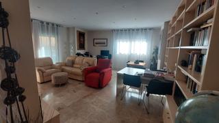 Pis  Calle héroe de sostoa. ¡oportunidad única! piso en venta junto al vialia