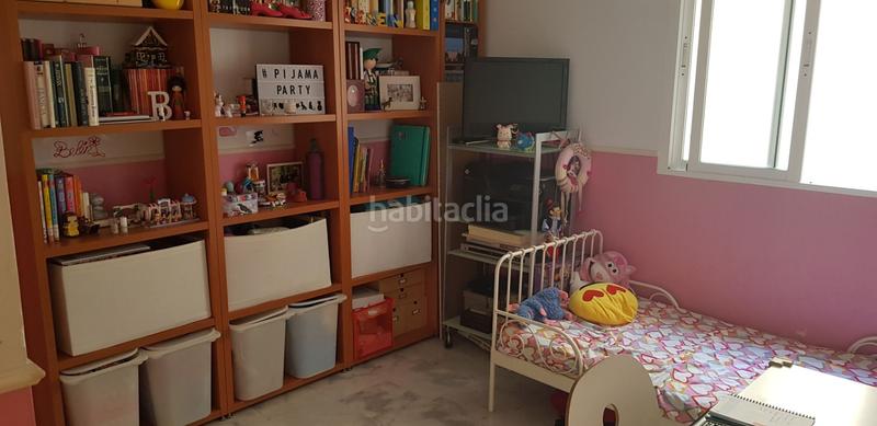 Foto f3e09187-d884-46e0-996b-3df5dbb9e903. Location appartement dans avenida del doctor manuel domínguez 9 dans Málaga