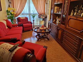 Rent Flat  Calle cómpeta. Piso en alquiler en málaga - ideal para larga temporada