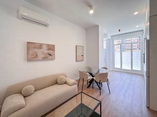 Etagenwohnung  Calle cueva de menga 10. Vivienda amueblada a estrenar con piscina y parking en urbanizac