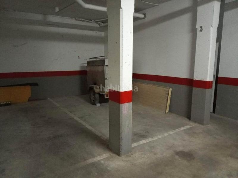 Foto dd3d652d-a667-4798-bec8-a9877a318a16. Parking voiture dans Palmete Sevilla