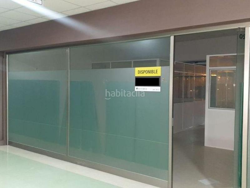 Foto f3c1715e-97ea-4497-8701-3d54cd2de75e. Locale commerciale in Barrio del Nervión Sevilla