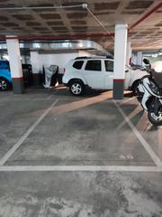 Aparcament cotxe  Calle valentina pinelo. 2 plazas de parking para coche y moto
