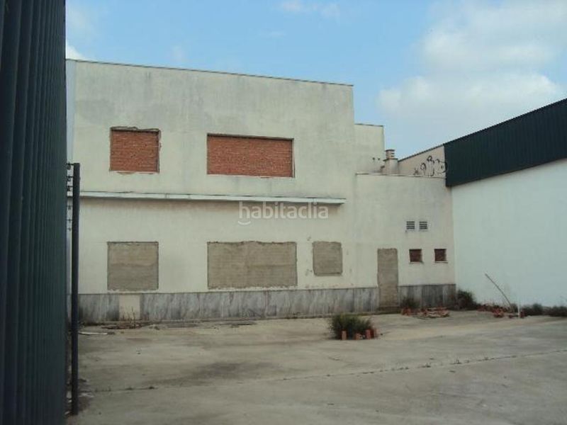 Foto c2d01192-25c9-4b2d-b7df-09831c8a928a. Bâtiment à usage industriel dans Pedroso (El)
