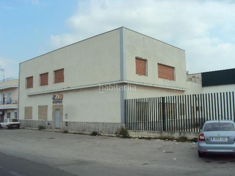 Foto ccc8bd51-60fd-48b4-bd29-3916b399b6ee. Bâtiment à usage industriel dans Pedroso (El)