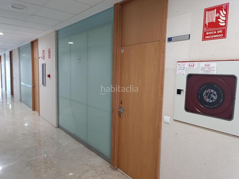 Foto 3bf75574-ec9b-4d2f-a454-c9ca8528770c. Office space in Avenida Juan Diego Bormujos