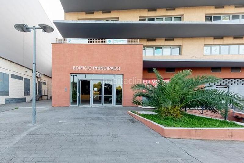 Foto 2a8c5d86-270b-4940-805d-01205a0196b8. Oficina amb aparcament a Avenida Juan Diego Bormujos