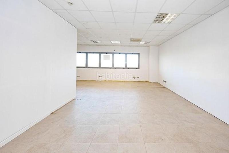 Foto 782d07ce-afce-4a53-9088-95af5332a4c6. Oficina amb aparcament a Avenida Juan Diego Bormujos