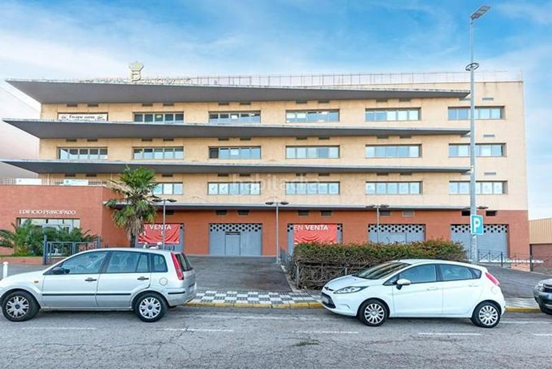 Foto 7b30adef-d95b-42c2-8e55-f9c6c3d820ab. Oficina amb aparcament a Avenida Juan Diego Bormujos