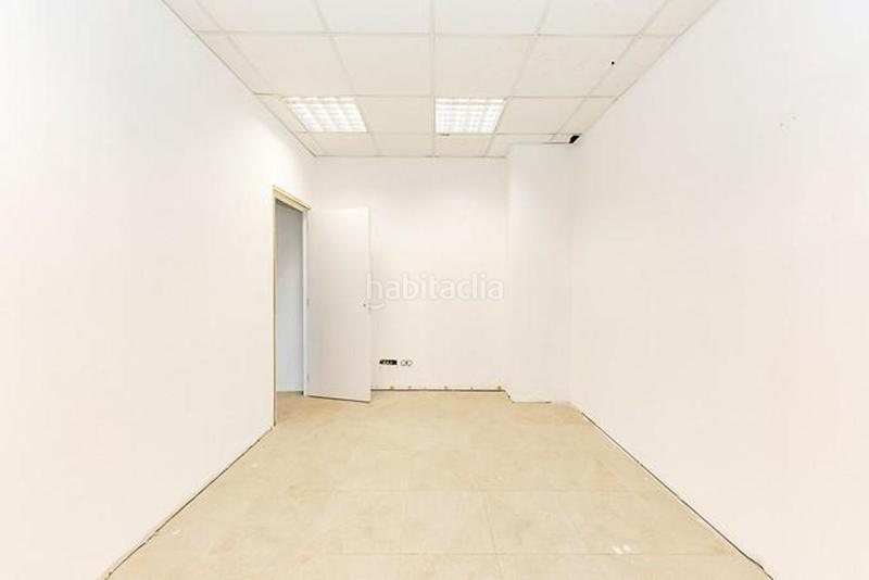 Foto 820f8284-04b7-47a7-a80c-0d7101a278e5. Oficina amb aparcament a Avenida Juan Diego Bormujos