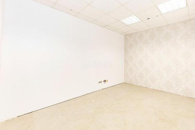 Foto a5c0267b-ecc1-4159-a464-9db2dbcab15b. Oficina amb aparcament a Avenida Juan Diego Bormujos