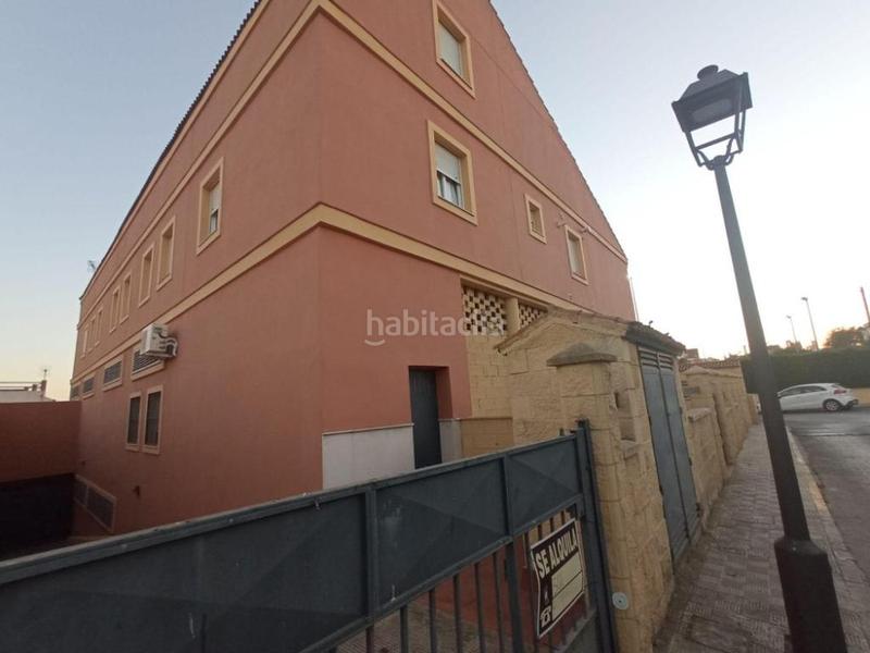 Foto ec1b4508-77f2-4053-8867-94778f81cc46. Autoparkplatz in Gines