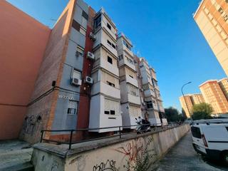 Appartement  Calle machaquito. ¡gran oportunidad! vivienda en venta en la barriada del poligono