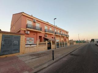 Aparcament cotxe  Calle vázquez díaz 19. ¡gran oportunidad plaza de parking en gines