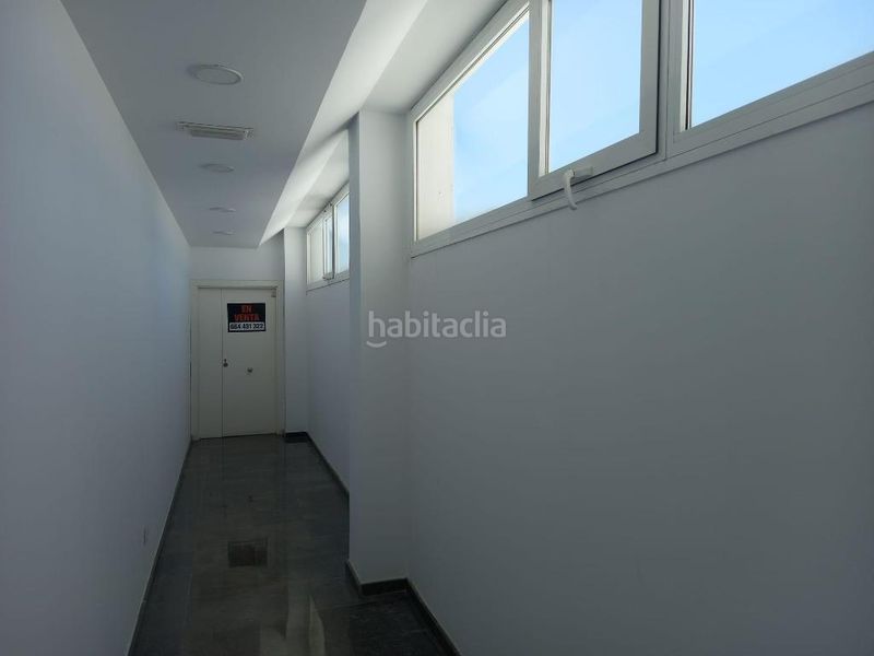 Foto 424d303e-0a1a-4f34-8753-65d90a8e79cb. Oficina amb aparcament a Gelves