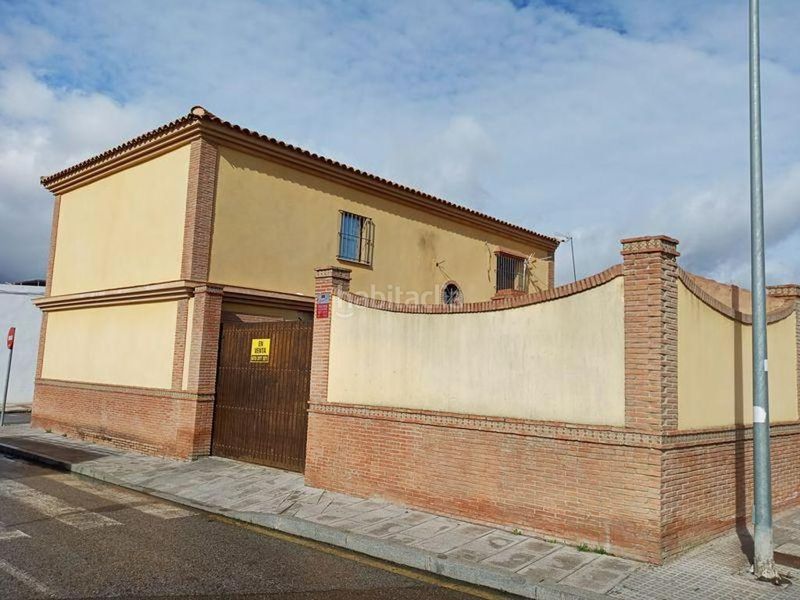 Foto b29fa563-2e56-4ed2-8ebb-7bda4ff9241a. Casa amb piscina a San Jose de la Rinconada