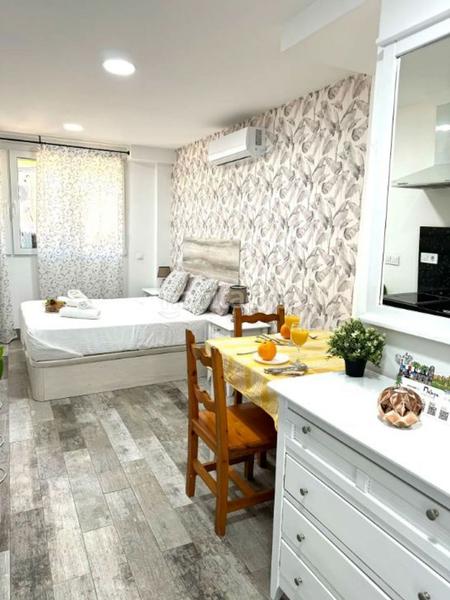 Foto 323323ee-0cd5-4790-8fea-a1eff5b70335. Building in La Trinidad Málaga