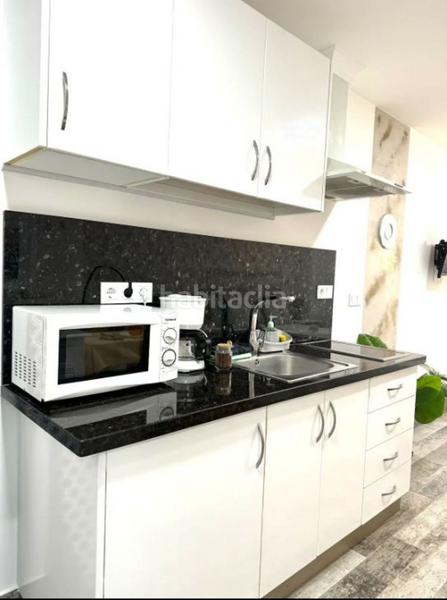 Foto f4401e4f-af76-48b3-80cd-6136da5bc155. Building in La Trinidad Málaga