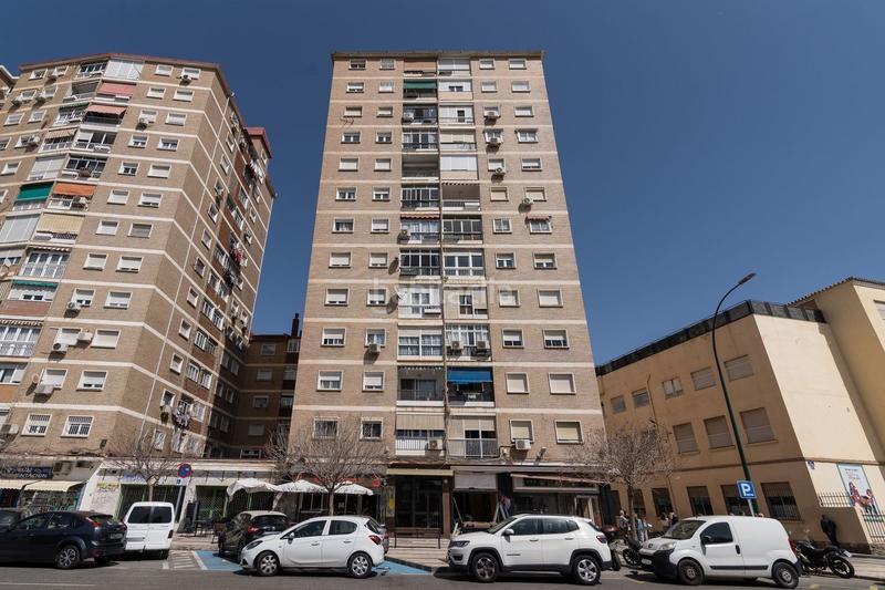 Foto f5bf83c7-dd5b-456d-ad77-214ec9260943. Alquiler piso en Parque Ayala - Jardín de la Abadía - Huelín Málaga