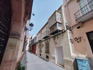 Edificio en La Goleta - San Felipe Neri. Edificio en centro historico
