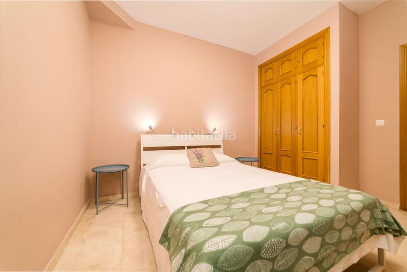 Foto e7bae0c0-e75a-40e2-9156-835d37bb846a. Alquiler ático atico con terraza de 100 m2 centro en Málaga