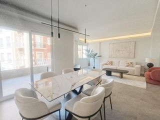 Etagenwohnung in Centro Histórico. Exclusiva vivienda junto a calle larios