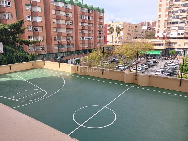 Foto 151ad6b2-d626-4d21-bf31-0e9234edc60a. Piso  amplio con piscina y parking, zona avenida andalucía en Málaga