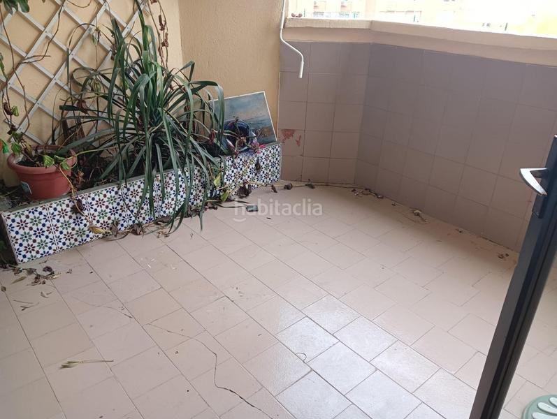 Foto 7d1211e6-71ed-4189-baac-51d90bb9c83c. Piso  amplio con piscina y parking, zona avenida andalucía en Málaga