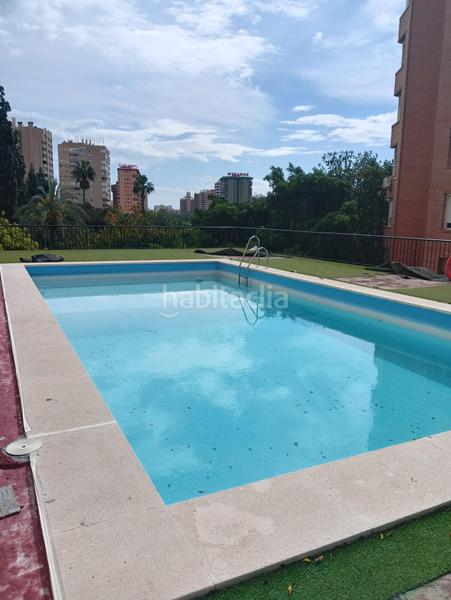 Foto 89635a49-b7b3-42d6-bf5d-899aa9f608e7. Piso  amplio con piscina y parking, zona avenida andalucía en Málaga